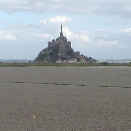 Chambres D'Hotes Dans La Baie Du Mt St Michel Carolles Exterior photo