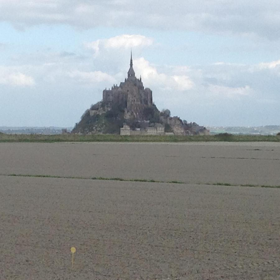 Chambres D'Hotes Dans La Baie Du Mt St Michel Carolles Exterior photo